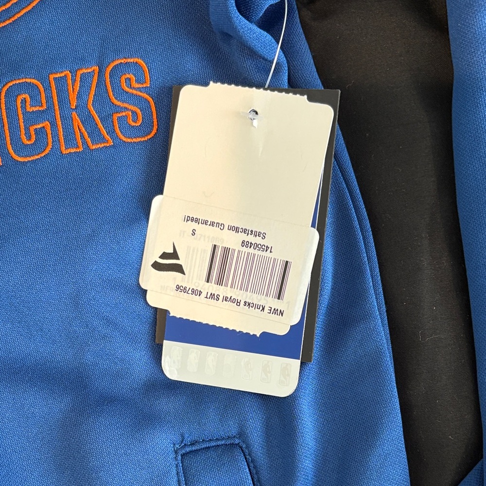New Era NY KNICKS ****Kids Blue and Orange Knicks Zip-Up Hoodie - Picture 2 of 3